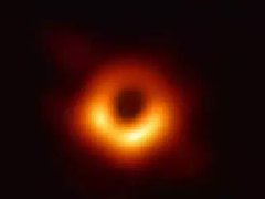 <b>一张图带你看懂黑洞！</b> 