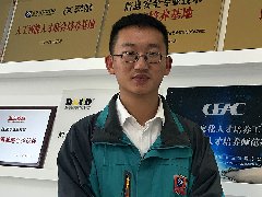 <b>工作半年后，选择新华学习互联网技术</b> 