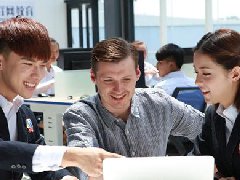 <b>打工者怎样改变生活?不如学门技术拿高薪</b>