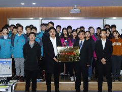 <b>校企定制班火速开班—学子就业无忧!</b>