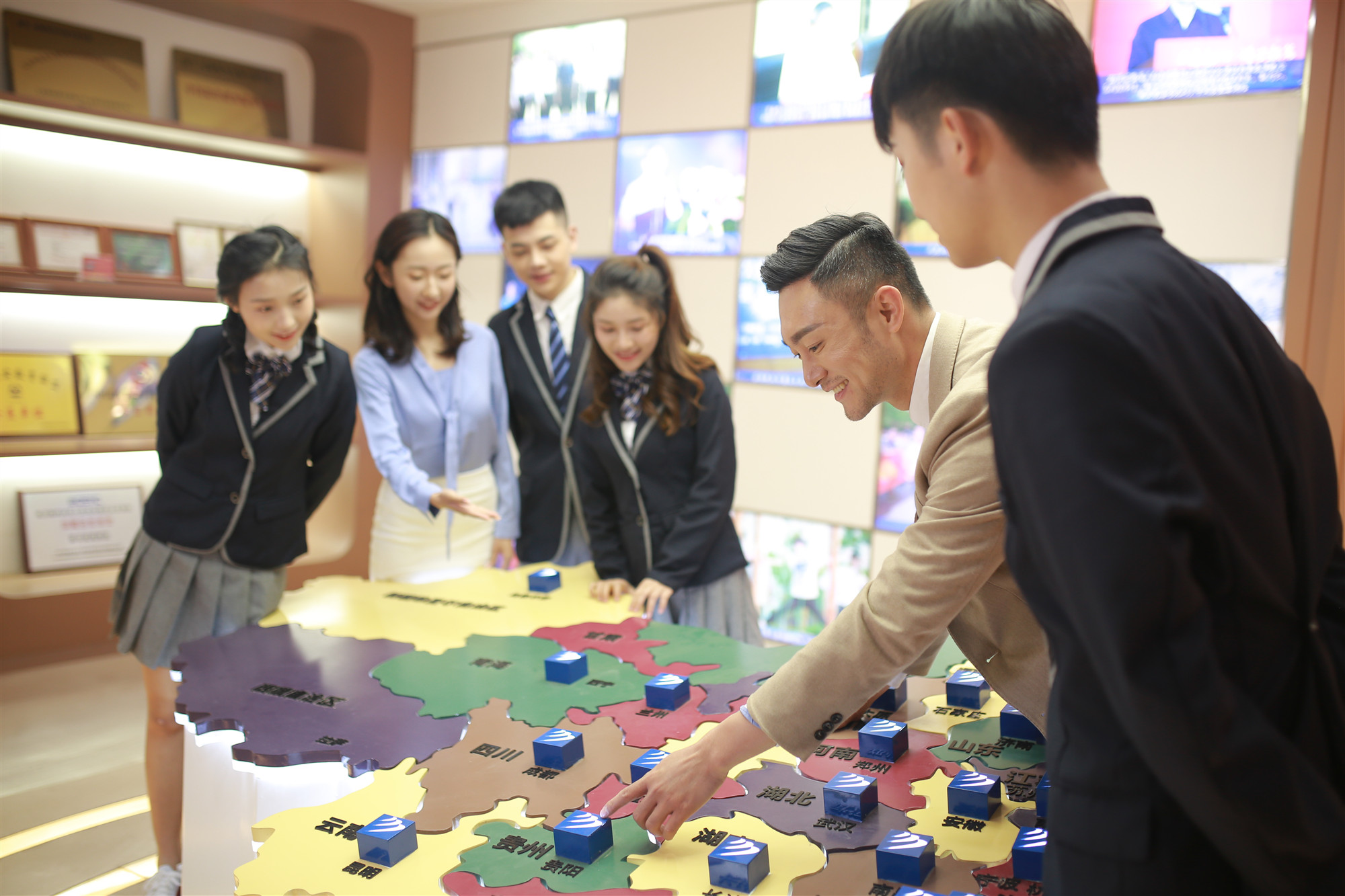 “不甘心不放弃”微博将推出电商服务平台 