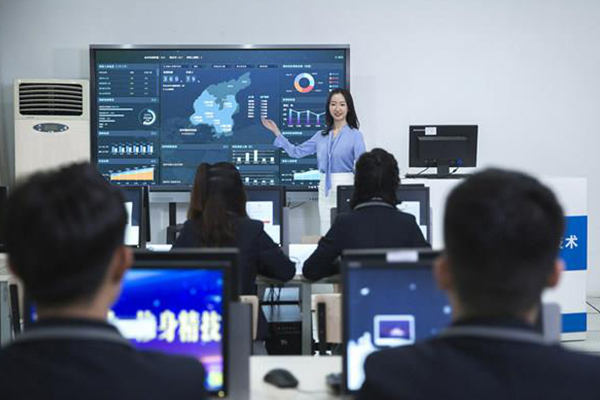 <b>初中毕业学IT是好出路吗？</b> 